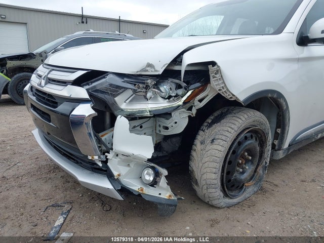 12579318 :رقم المزاد ، JA4AZ2A38JZ601467 vin ، 2018 Mitsubishi Outlander Es مزاد بيع