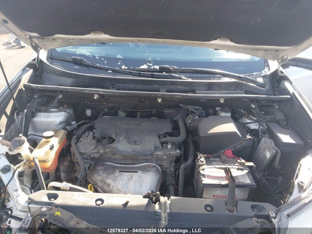 2T3BFREV5FW276419 Toyota RAV4 LE