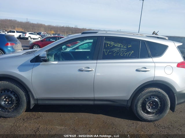 2T3BFREV5FW276419 Toyota RAV4 LE