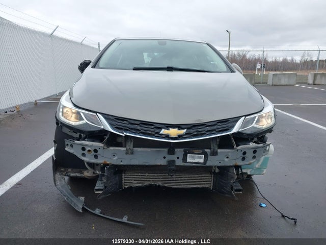 1G1BE5SMXJ7186882 Chevrolet Cruze