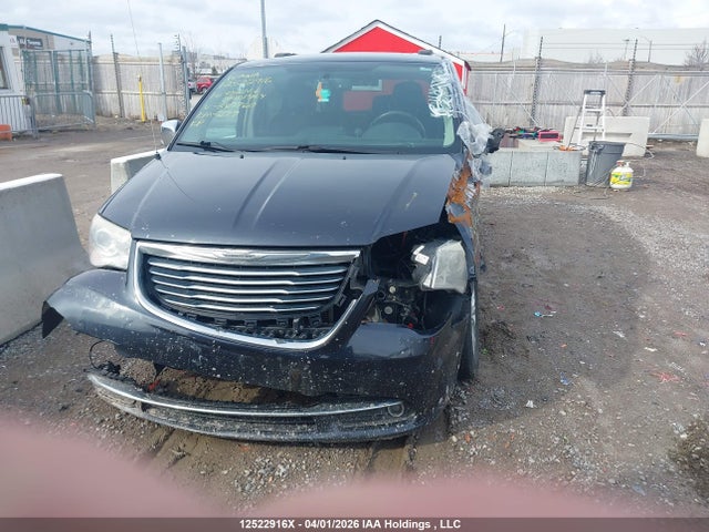 2C4RC1GGXER387760 Chrysler Town &amp; Country Limited