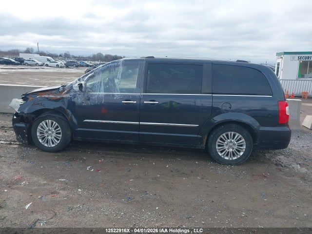2C4RC1GGXER387760 Chrysler Town &amp; Country Limited
