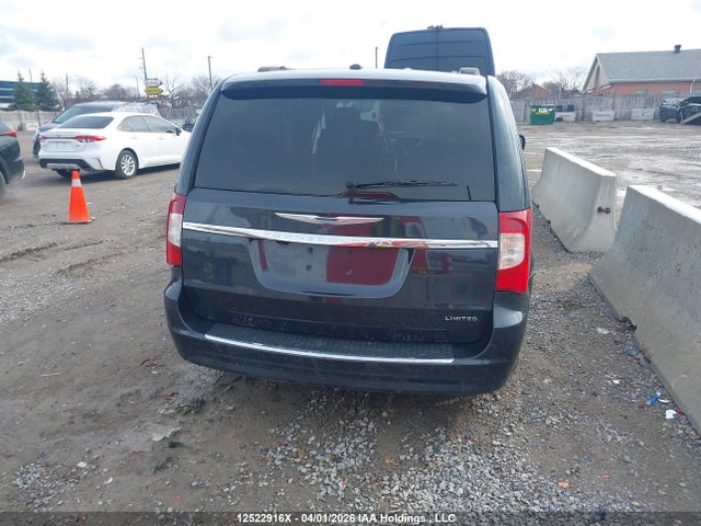 2C4RC1GGXER387760 Chrysler Town &amp; Country Limited