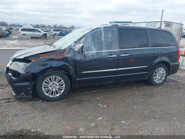 2C4RC1GGXER387760 Chrysler Town &amp; Country Limited