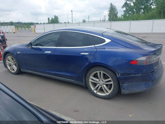 2015 Tesla Model S 70d მანქანა იყიდება აუქციონზე, vin: 5YJSA1S21FF097178, აუქციონის ნომერი: 12579448