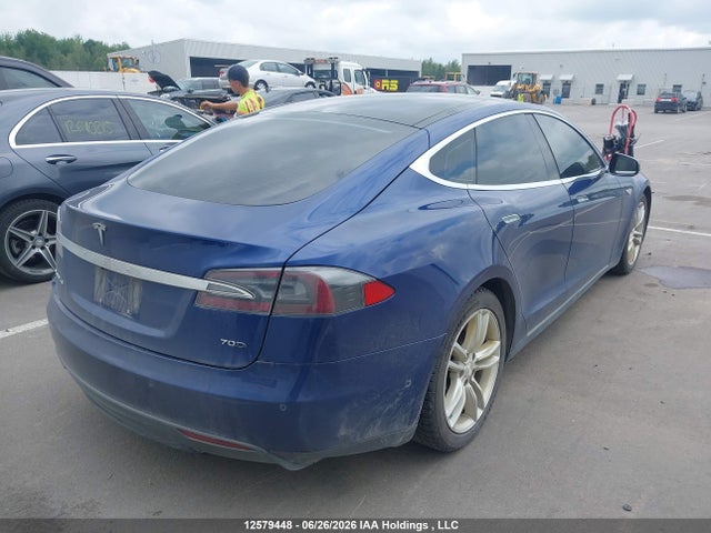 2015 Tesla Model S 70d მანქანა იყიდება აუქციონზე, vin: 5YJSA1S21FF097178, აუქციონის ნომერი: 12579448