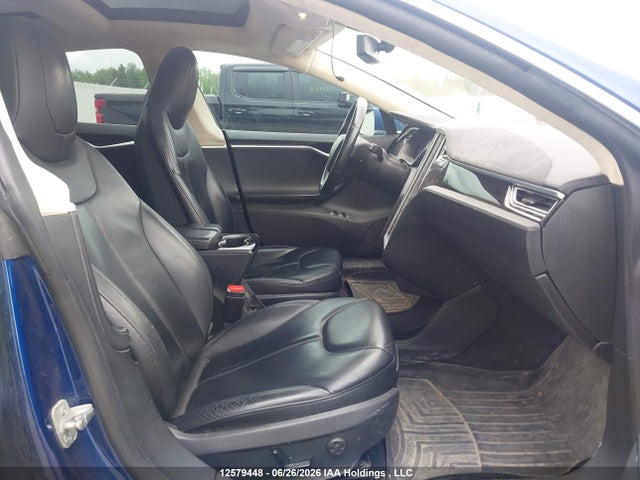 2015 Tesla Model S 70d მანქანა იყიდება აუქციონზე, vin: 5YJSA1S21FF097178, აუქციონის ნომერი: 12579448