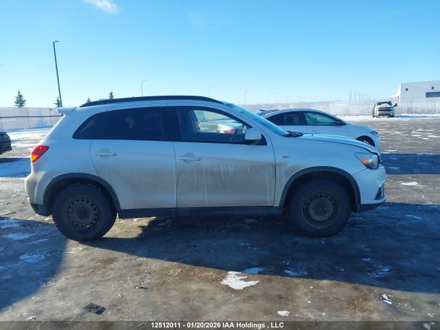 JA4AJ4AW1JZ600674 Mitsubishi RVR