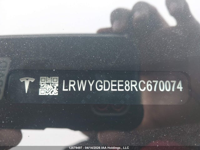 2024 Tesla Model Y Long Range მანქანა იყიდება აუქციონზე, vin: LRWYGDEE8RC670074, აუქციონის ნომერი: 12579497