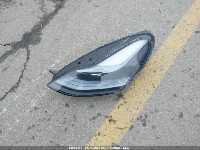 2024 Tesla Model Y Long Range მანქანა იყიდება აუქციონზე, vin: LRWYGDEE8RC670074, აუქციონის ნომერი: 12579497