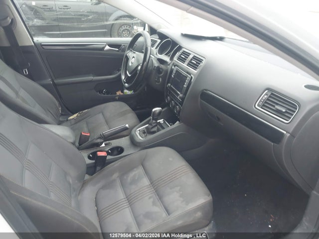 3VWDB7AJ1HM365658 Volkswagen JETTA SE
