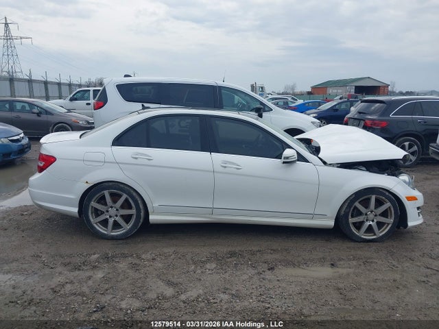 Продажа на аукционе авто 2013 Mercedes-benz C 350 4matic, vin: WDDGF8JB0DA827272, номер лота: 12579514