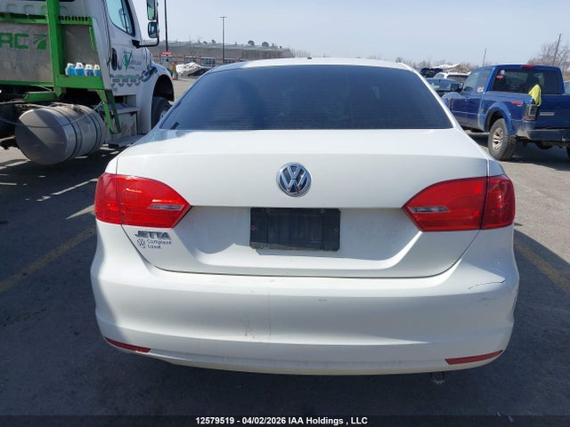12579519 :رقم المزاد ، 3VW2K7AJXDM418049 vin ، 2013 Volkswagen Jetta مزاد بيع