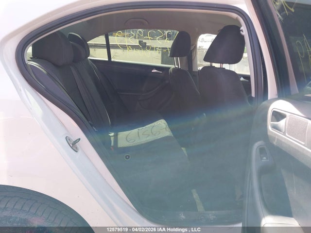 12579519 :رقم المزاد ، 3VW2K7AJXDM418049 vin ، 2013 Volkswagen Jetta مزاد بيع