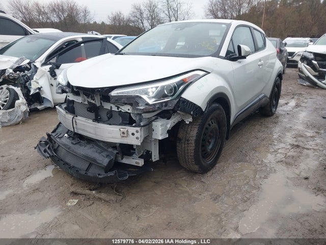 NMTKHMBX9JR064215 Toyota C-HR XLE