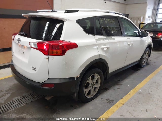12579803 :رقم المزاد ، 2T3RFREV2FW231226 vin ، 2015 Toyota Rav4 مزاد بيع