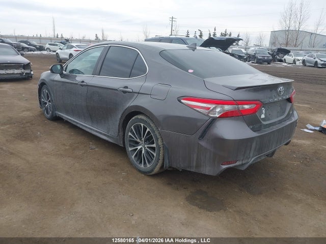 4T1B11HK1JU532705 Toyota CAMRY SE