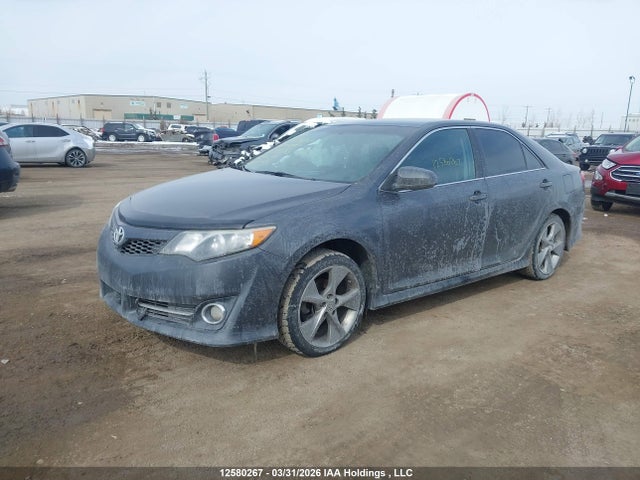 12580267 :رقم المزاد ، 4T1BF1FK5DU211565 vin ، 2013 Toyota Camry Se مزاد بيع