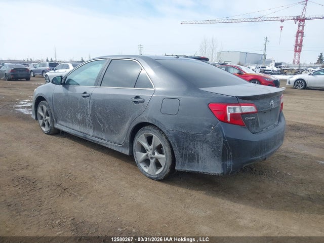 12580267 :رقم المزاد ، 4T1BF1FK5DU211565 vin ، 2013 Toyota Camry Se مزاد بيع