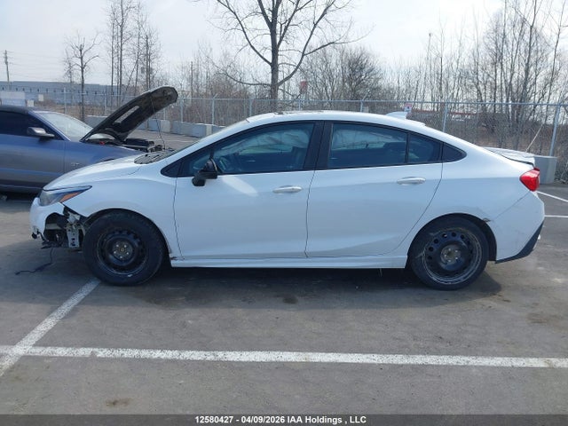 Chevrolet Cruze 2018 1G1BE5SM9J7115706 Image 13