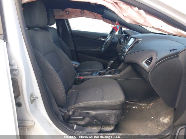 Chevrolet Cruze 2018 1G1BE5SM9J7115706 Image 5