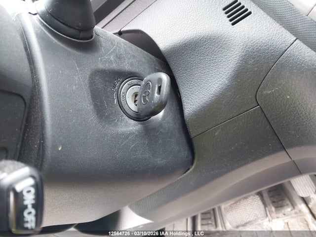 12564726 :رقم المزاد ، 2T1KU4EE7AC278314 vin ، 2010 Toyota Matrix مزاد بيع