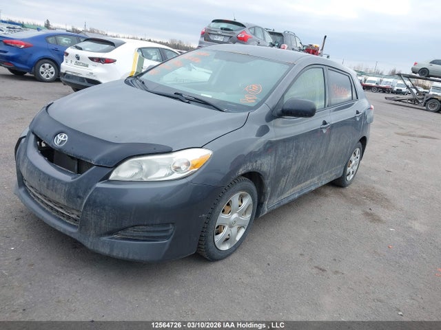 12564726 :رقم المزاد ، 2T1KU4EE7AC278314 vin ، 2010 Toyota Matrix مزاد بيع