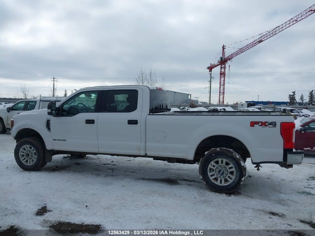 1FT8W3BT5JEC72526 Ford F-350 Xlt
