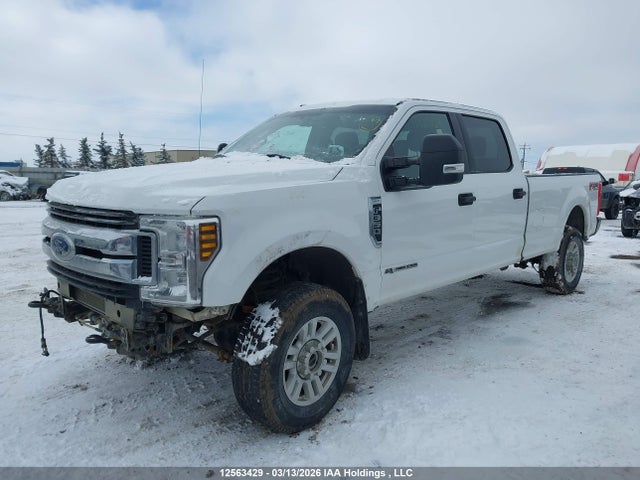 1FT8W3BT5JEC72526 Ford F-350 Xlt