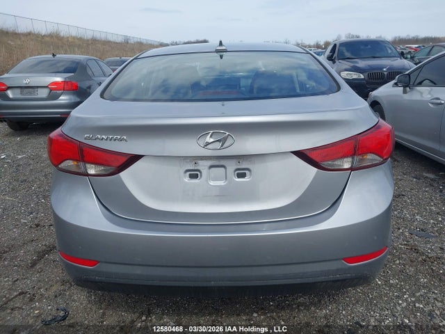 5NPDH4AE8GH675815 Hyundai ELANTRA GL