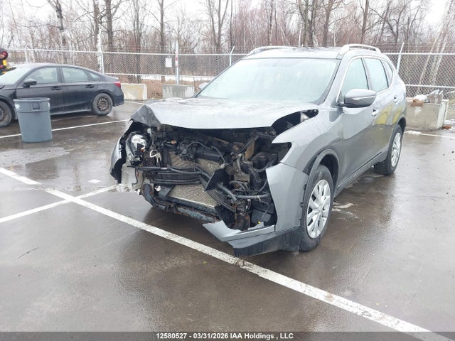 2015 Nissan Rogue S/sv მანქანა იყიდება აუქციონზე, vin: 5N1AT2MT9FC798433, აუქციონის ნომერი: 12580527