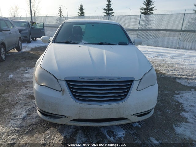 2011 Chrysler 200 Touring მანქანა იყიდება აუქციონზე, vin: 1C3BC1FG5BN579636, აუქციონის ნომერი: 12580532
