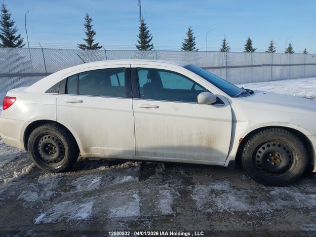 2011 Chrysler 200 Touring მანქანა იყიდება აუქციონზე, vin: 1C3BC1FG5BN579636, აუქციონის ნომერი: 12580532