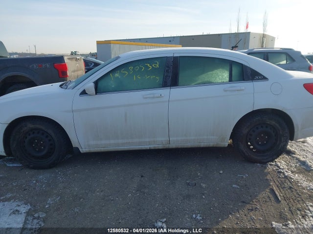 2011 Chrysler 200 Touring მანქანა იყიდება აუქციონზე, vin: 1C3BC1FG5BN579636, აუქციონის ნომერი: 12580532
