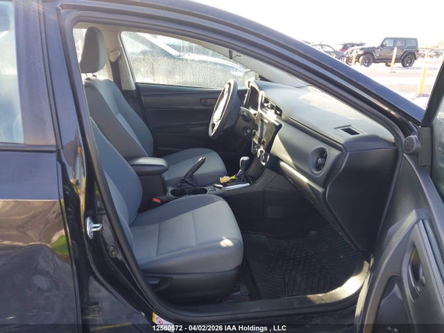 2T1BURHE1KC143923 Toyota COROLLA CE
