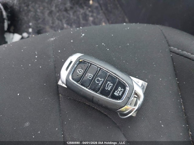KMHLM4AG0NU244876 Hyundai Elantra Preferred Ivt
