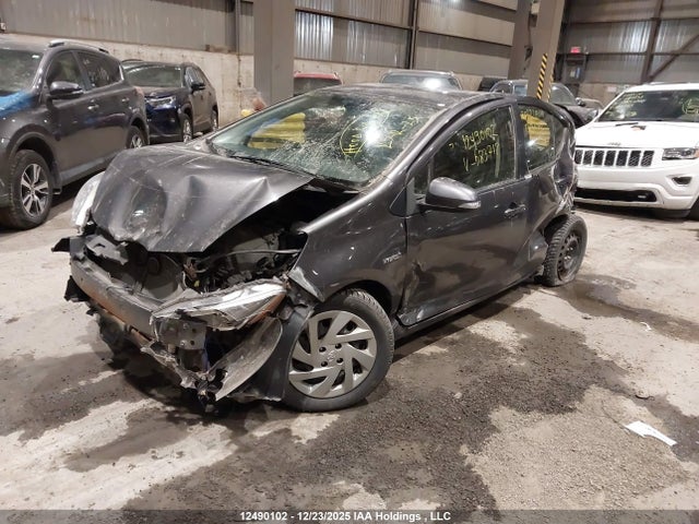 JTDKDTB3XF1583718 Toyota Prius C Technology