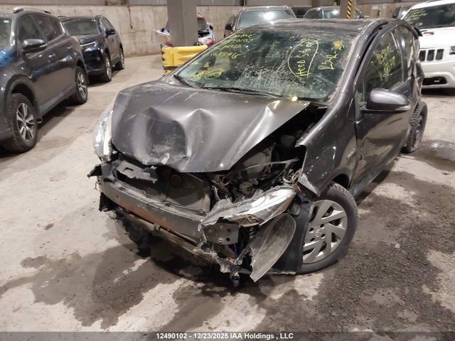JTDKDTB3XF1583718 Toyota Prius C Technology