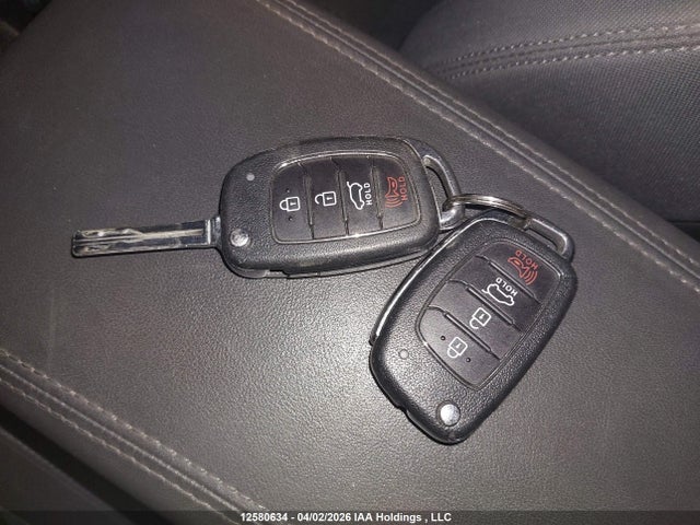 KM8J23A40KU027515 Hyundai Tucson Essential W/safety Package