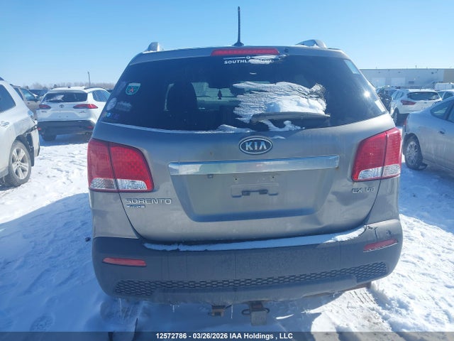2013 Kia Sorento Ex მანქანა იყიდება აუქციონზე, vin: 5XYKUDA22DG347608, აუქციონის ნომერი: 12572786