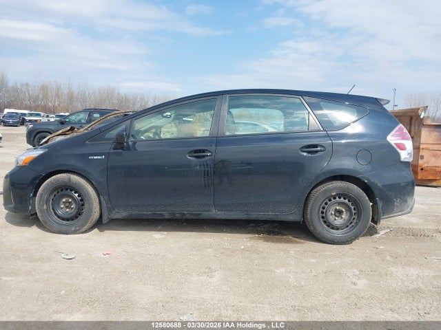 JTDZN3EU0FJ024839 Toyota PRIUS V