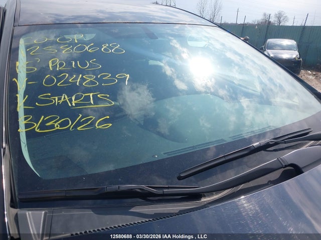 JTDZN3EU0FJ024839 Toyota PRIUS V