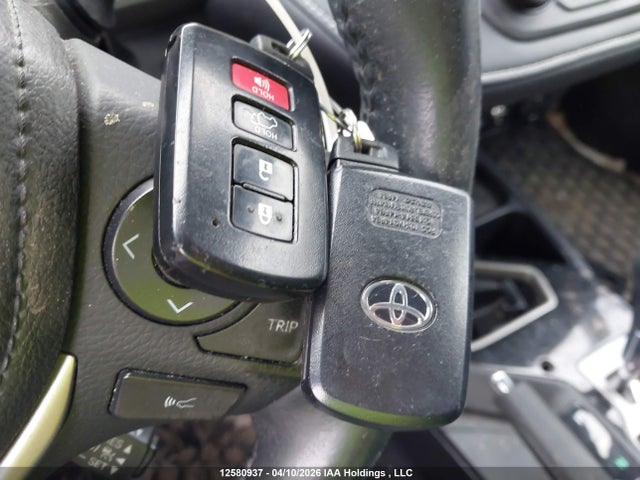2016 Toyota Rav4 Limited მანქანა იყიდება აუქციონზე, vin: 2T3DFREV9GW528649, აუქციონის ნომერი: 12580937