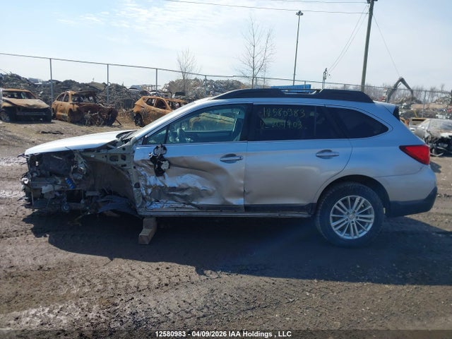 12580983 :رقم المزاد ، 4S4BSDDC8J3204703 vin ، 2018 Subaru Outback 2.5i Premium مزاد بيع