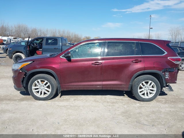 12581011 :رقم المزاد ، 5TDBKRFH3FS203832 vin ، 2015 Toyota Highlander Le مزاد بيع