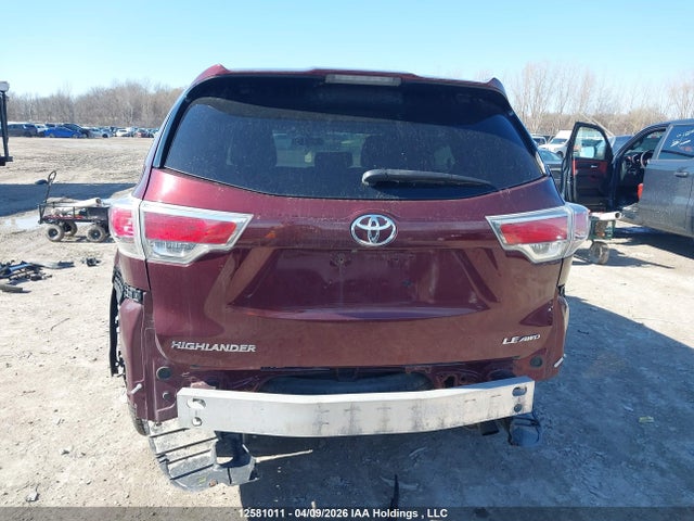 12581011 :رقم المزاد ، 5TDBKRFH3FS203832 vin ، 2015 Toyota Highlander Le مزاد بيع