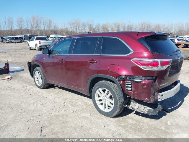 12581011 :رقم المزاد ، 5TDBKRFH3FS203832 vin ، 2015 Toyota Highlander Le مزاد بيع