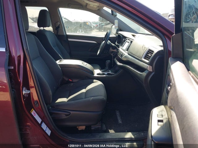 12581011 :رقم المزاد ، 5TDBKRFH3FS203832 vin ، 2015 Toyota Highlander Le مزاد بيع