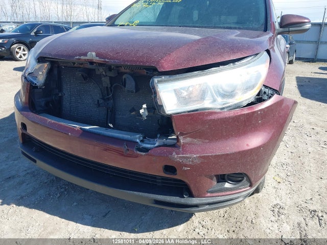 12581011 :رقم المزاد ، 5TDBKRFH3FS203832 vin ، 2015 Toyota Highlander Le مزاد بيع