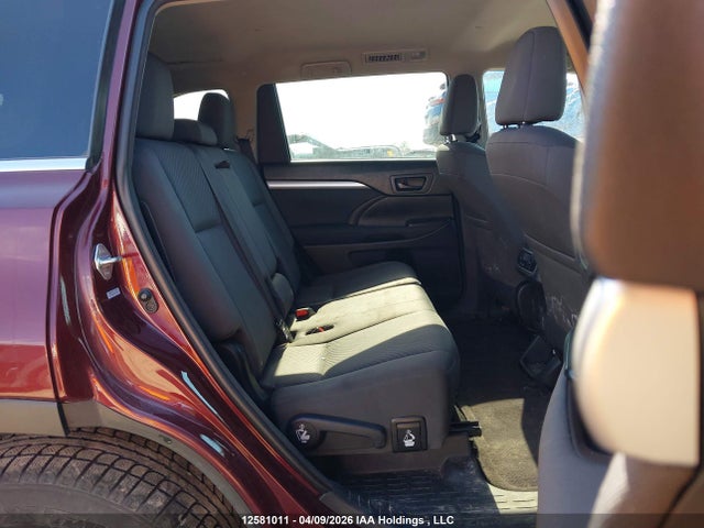 12581011 :رقم المزاد ، 5TDBKRFH3FS203832 vin ، 2015 Toyota Highlander Le مزاد بيع